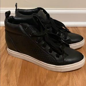Steve Madden Latte - Black Leather Sneaker